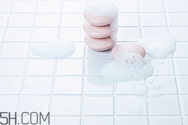 冬天用香皂洗澡好嗎 冬天洗澡用什么香皂好 冬天用香皂洗澡好嗎 冬天洗澡用什么香皂好