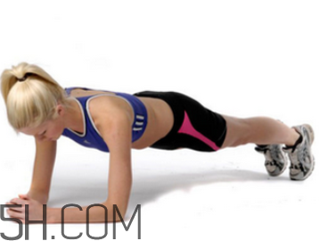 女生平板支撐多長時(shí)間算好？練習(xí)平板支撐注意事項(xiàng)