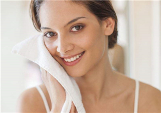 粉刺應該擦什么藥膏？粉刺應該用什么護膚品？