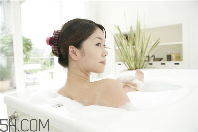 冬天洗澡幾天一次最好 視情況而定 冬天洗澡幾天一次最好 視情況而定