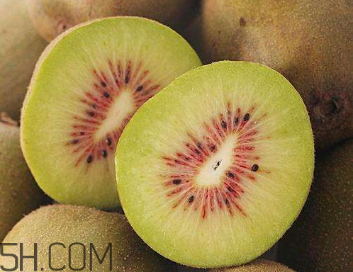 紅陽獼猴桃怎么吃 紅陽獼猴桃硬的能吃嗎 紅陽獼猴桃怎么吃 紅陽獼猴桃硬的能吃嗎