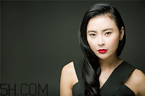 隆胸可以跳傘嗎？隆胸可以做過(guò)山車嗎？