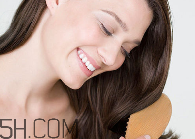 護(hù)發(fā)素一次用多少呢？護(hù)發(fā)素可以代替洗發(fā)水嗎？