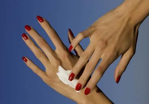 護(hù)手霜是酸性還是堿性 護(hù)膚品堿性好還是酸性好 護(hù)手霜是酸性還是堿性 護(hù)膚品堿性好還是酸性好