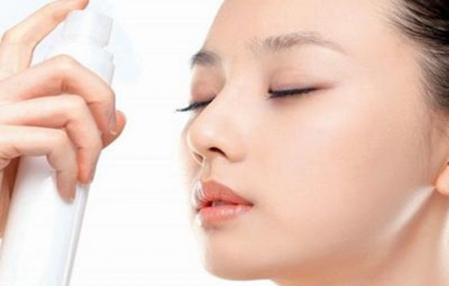 臉上皮膚干燥怎么辦如何補(bǔ)水 臉上皮膚干燥怎么辦如何補(bǔ)水