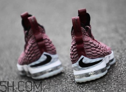 nike lebron 15 wine紅酒配色發(fā)售時(shí)間_多少錢？