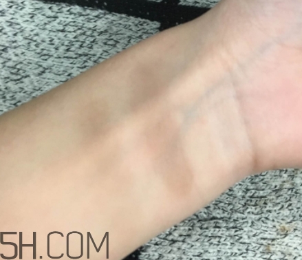 眼影可以用手指涂嗎？哪種眼影適合用手指涂