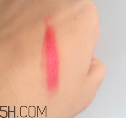 阿瑪尼紅管唇釉516適合黃皮嗎？阿瑪尼紅管516好看嗎？