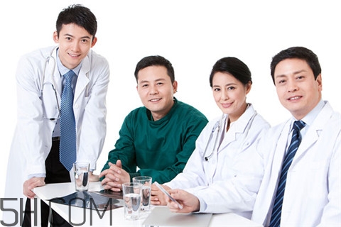 冠心病會(huì)引起頭暈嗎？冠心病會(huì)引起腳腫嗎？