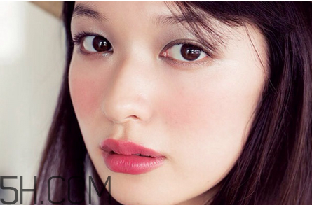 腮紅珠光啞光的區(qū)別 腮紅的種類 腮紅珠光啞光的區(qū)別 腮紅的種類