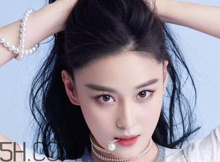 女生發(fā)比心什么意思 女生發(fā)比心是什么意思 女生發(fā)比心什么意思 女生發(fā)比心是什么意思