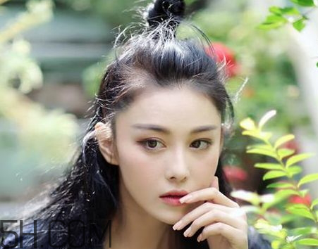 女生發(fā)比心什么意思 女生發(fā)比心是什么意思 女生發(fā)比心什么意思 女生發(fā)比心是什么意思