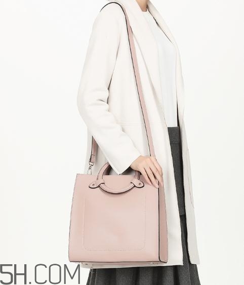 達芙妮包包什么檔次？達芙妮包包質(zhì)量好嗎？