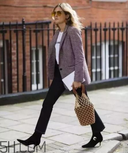 短靴配什么褲子好看？短靴怎么搭配褲子？