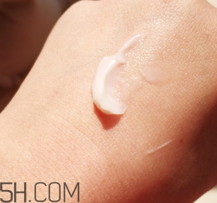 雅詩蘭黛萬能面霜成分 雅詩蘭黛萬能面霜功效 雅詩蘭黛萬能面霜成分 雅詩蘭黛萬能面霜功效