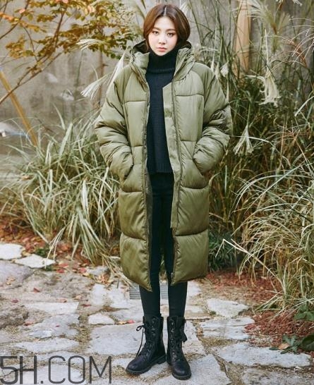 軍綠色羽絨服怎么搭配？軍綠色羽絨服搭配圖片