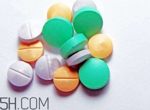 頭孢可以和甲硝銼一起吃嗎？頭孢可以和退燒藥一起吃嗎