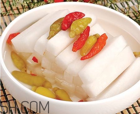 泡蘿卜用自來(lái)水還是冷開(kāi)水？泡蘿卜的功效與作用