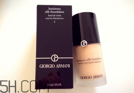 阿瑪尼粉底液有幾款？關(guān)于使用粉底液的小知識