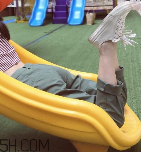 帆布鞋鞋底發(fā)黃怎么辦？帆布鞋鞋底怎么洗白？