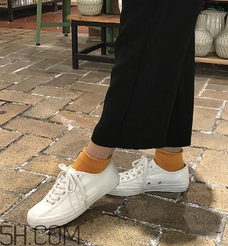 帆布鞋太硬怎么辦？帆布鞋太硬怎么軟化？