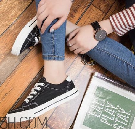 帆布鞋太硬怎么辦？帆布鞋太硬怎么軟化？