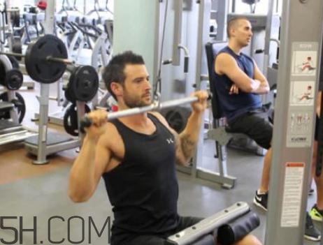 高位下拉能代替引體向上嗎？高位下拉和引體向上的區(qū)別