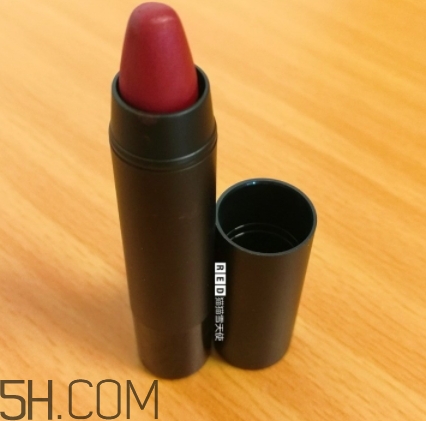 focallure菲鹿兒口紅好用嗎？菲鹿兒口紅色號(hào)試色