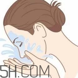 怎么用卸妝油不傷皮膚？卸妝油使用注意事項