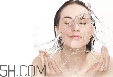 fancl卸妝油有幾款？每天用卸妝油傷皮膚嗎？