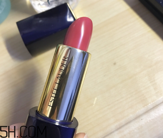 雅詩蘭黛和迪奧口紅哪個(gè)好用？雅詩蘭黛傾慕420口紅怎么樣？