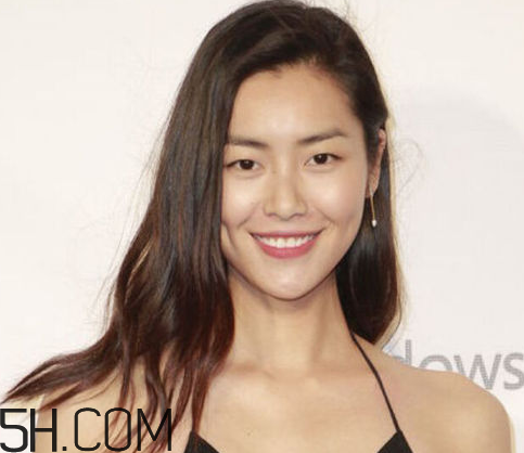 雅詩蘭黛和迪奧口紅哪個(gè)好用？雅詩蘭黛傾慕420口紅怎么樣？