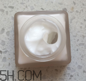 御泥坊礦物養(yǎng)膚霜怎么樣？御泥坊礦物養(yǎng)膚霜好用嗎？