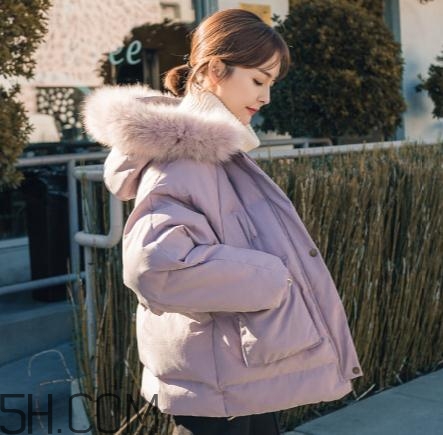 面包服是羽絨服嗎？面包服和羽絨服的區(qū)別