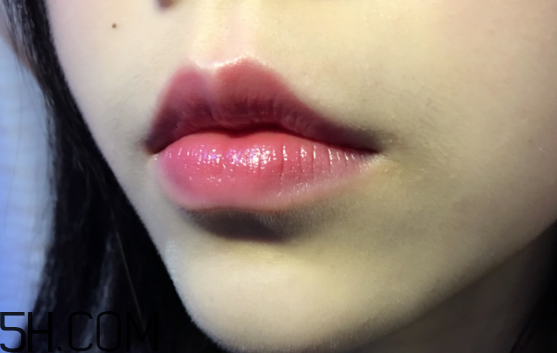 雅詩蘭黛和迪奧口紅哪個(gè)好用？雅詩蘭黛傾慕420口紅怎么樣？