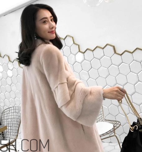 水貂絨大衣可以水洗嗎？水貂絨能用洗衣機(jī)洗嗎？