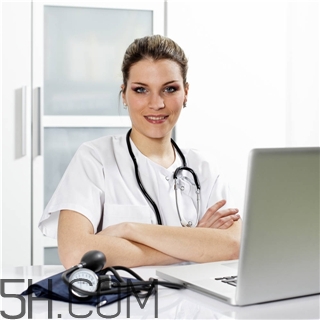 老花眼是什么癥狀？老花眼是白內(nèi)障嗎？