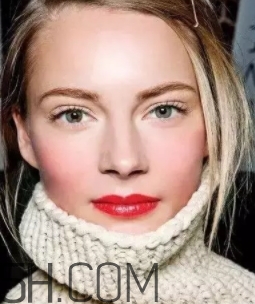 番茄色口紅是什么顏色？番茄色番茄紅口紅試色