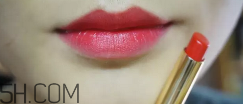 mistine羽翼口紅哪個(gè)色最火？mistine口紅在泰國賣多少錢？