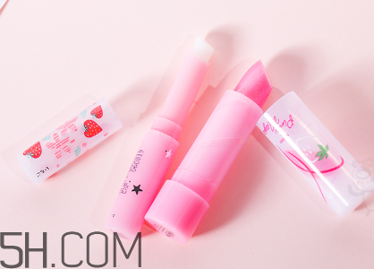mistine草莓唇膏要不要卸妝？mistine草莓變色唇膏原理