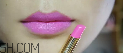 mistine羽翼口紅哪個(gè)色最火？mistine口紅在泰國賣多少錢？