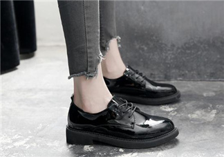 漆皮鞋子容易皺嗎？漆皮鞋子磨腳怎么辦？