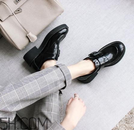 羊皮鞋子容易壞嗎？羊皮皮鞋磨損怎么辦？