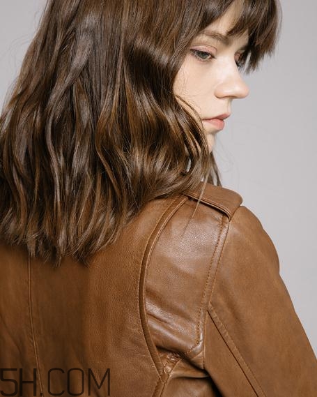 羊皮衣服有味怎么去除？羊皮衣服破了怎么辦？