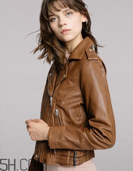 羊皮衣服有味怎么去除？羊皮衣服破了怎么辦？