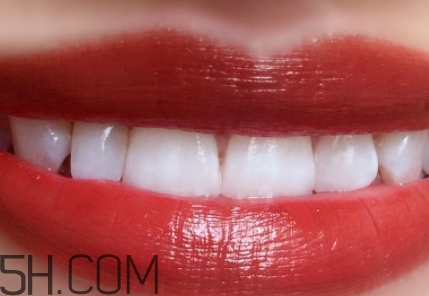 迪奧740和紀(jì)梵希禁忌之吻n11像嗎？迪奧740和紀(jì)梵希n11對(duì)比