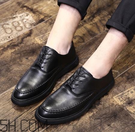 牛皮鞋子臟了怎么清洗？牛皮鞋子怎么清洗表面？