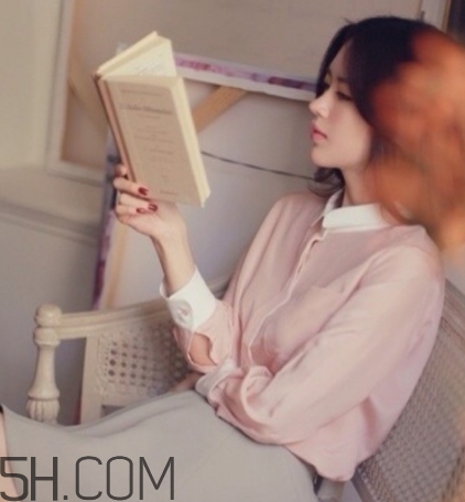 女生說我的胸好小什么意思？女生說我的胸好小怎么回復(fù)