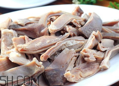 豬肚發(fā)紅是怎么回事 豬肚里面有白的是什么 豬肚發(fā)紅是怎么回事 豬肚里面有白的是什么