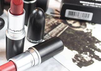 mac小辣椒和迪奧999一樣嗎？mac chili和dior999試色對(duì)比